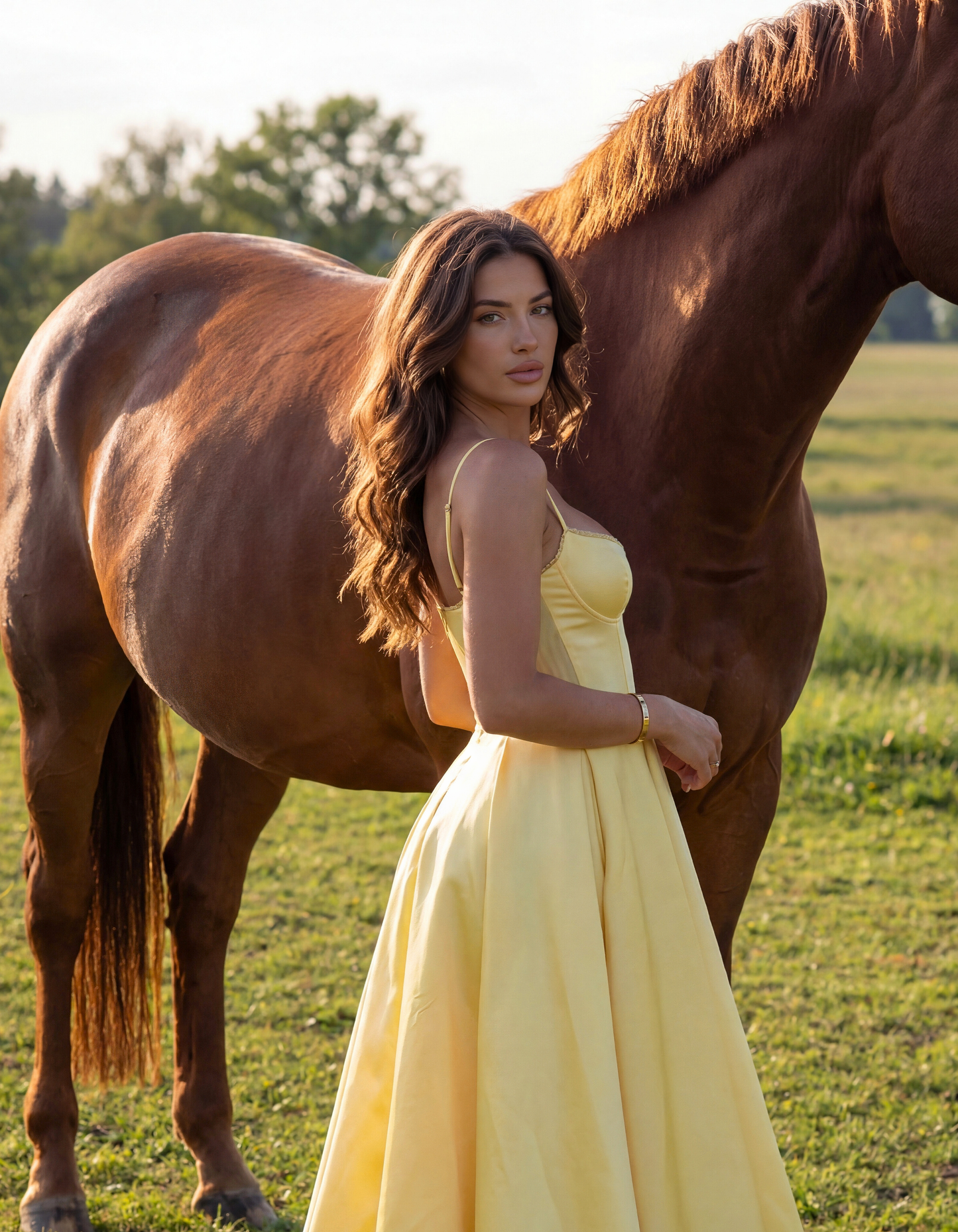 SCULPTING SWEETHEART MIDI DRESS