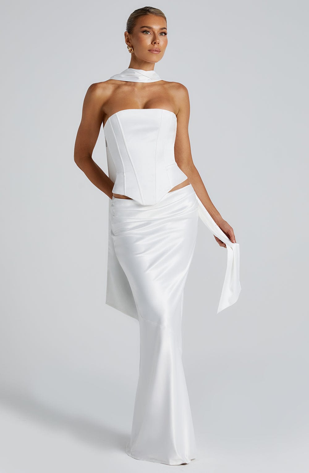 Sybil Scarf - Ivory Accessories ONE SIZE Fardora Premium Exclusive Design