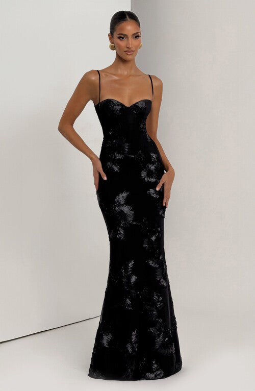 Nefertiti Maxi Dress - Black Dress Fardora Premium Exclusive Design