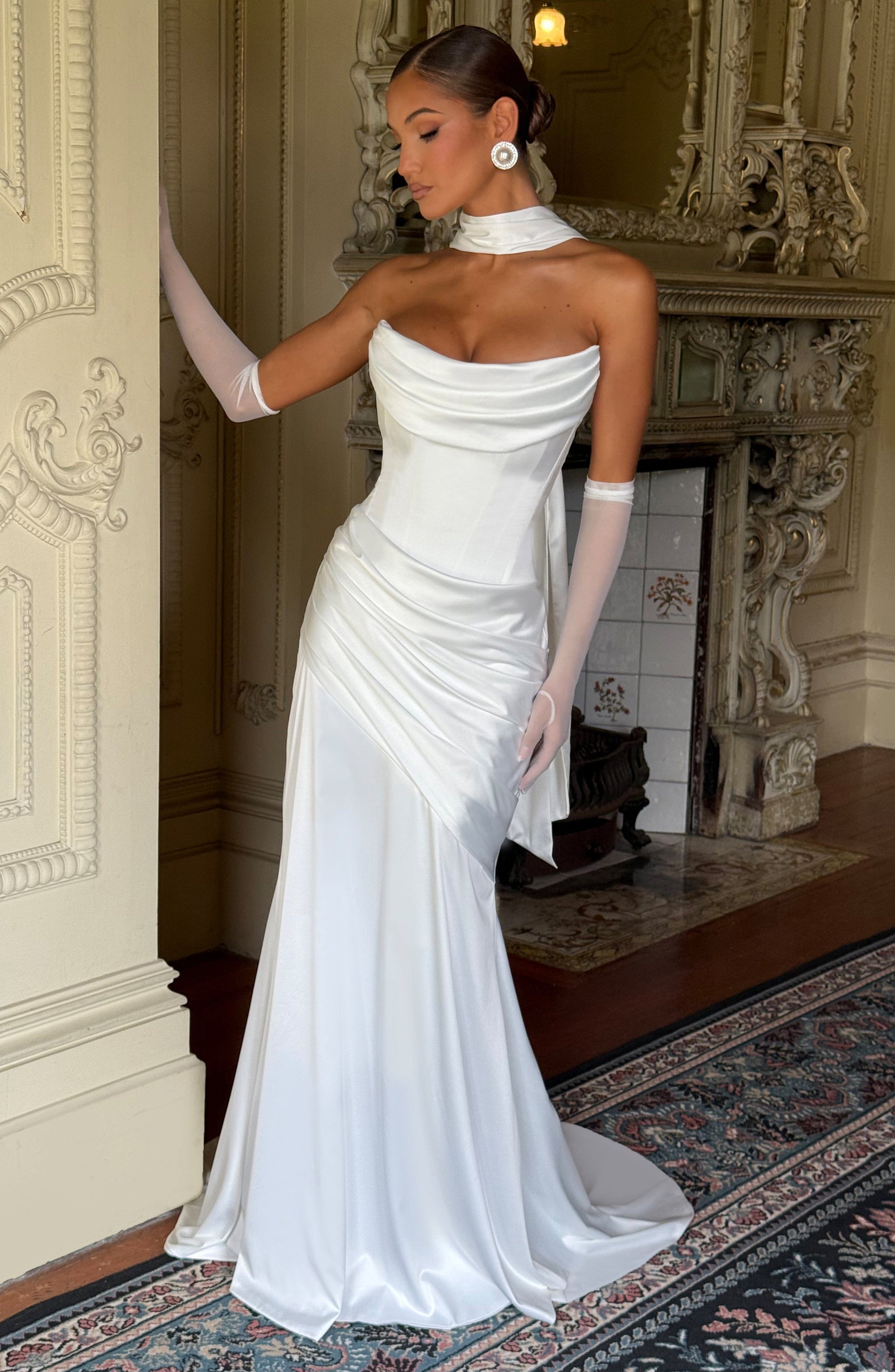 Sybil Scarf - Ivory Accessories ONE SIZE Fardora Premium Exclusive Design