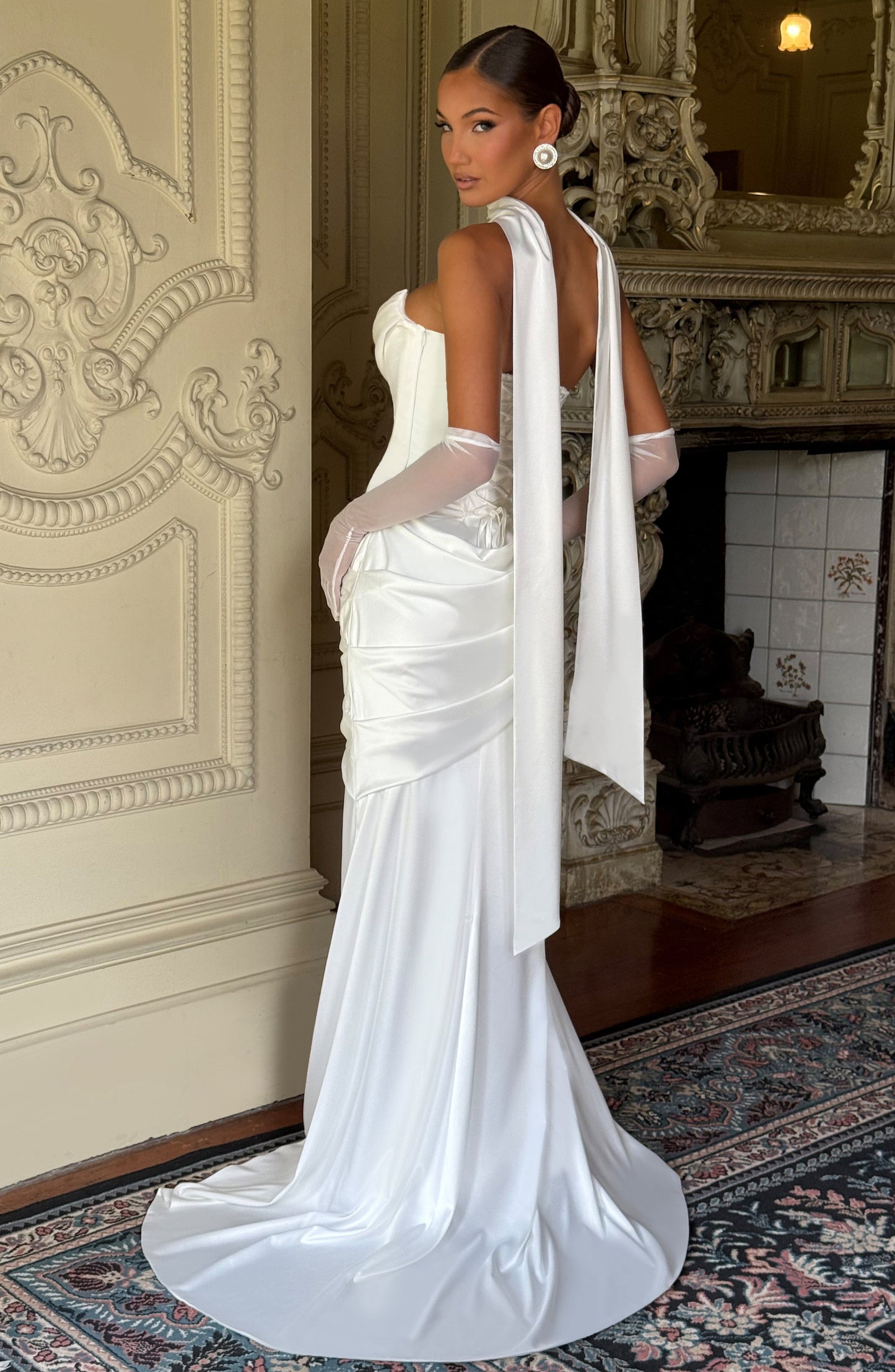 Sybil Scarf - Ivory Accessories ONE SIZE Fardora Premium Exclusive Design