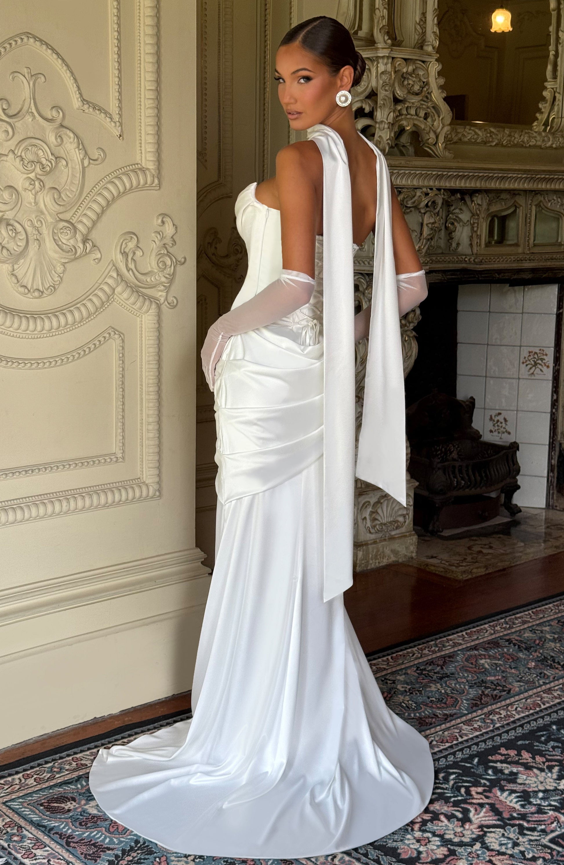 Sybil Scarf - Ivory Accessories ONE SIZE Fardora Premium Exclusive Design